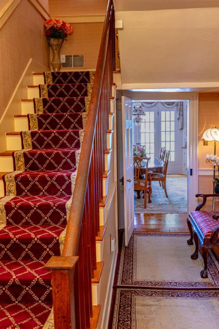 Historic Wilson-Guy House Bed and Breakfast Niagara-on-the-Lake Eksteriør billede