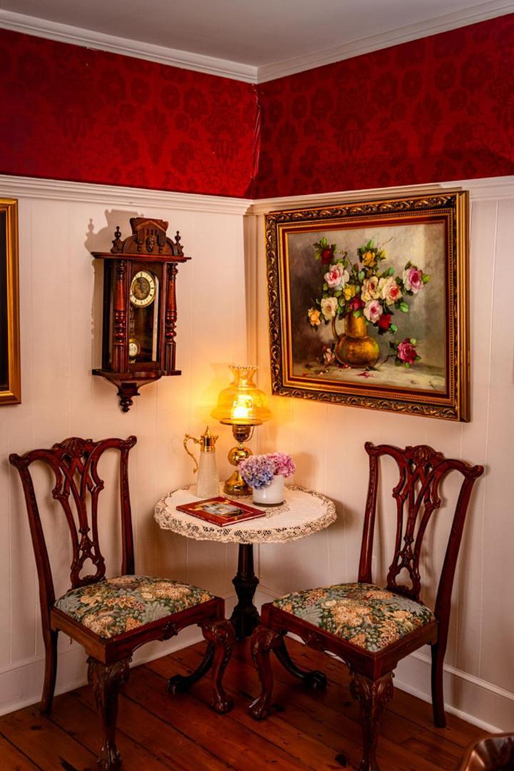 Historic Wilson-Guy House Bed and Breakfast Niagara-on-the-Lake Eksteriør billede