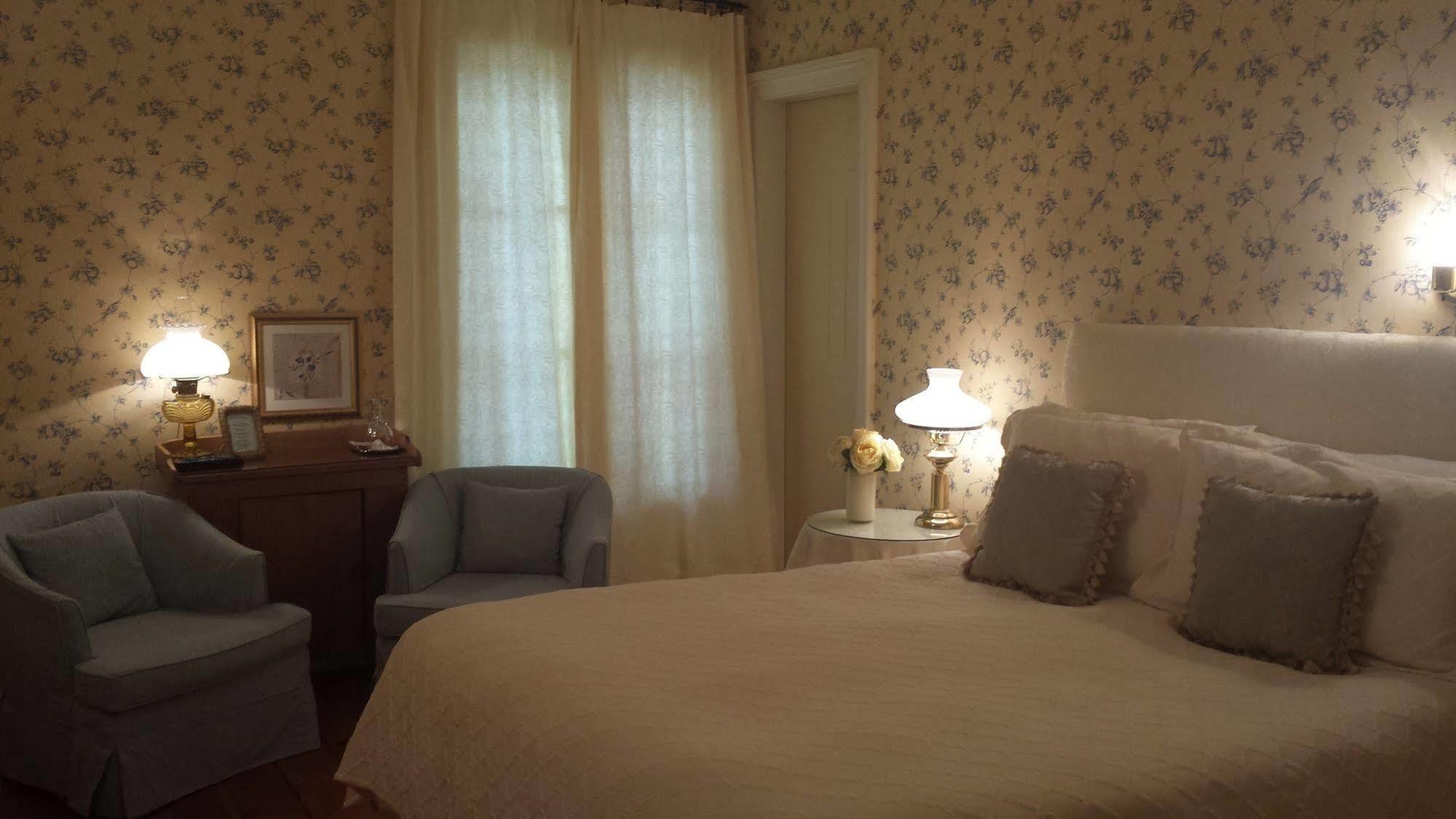 Historic Wilson-Guy House Bed and Breakfast Niagara-on-the-Lake Eksteriør billede